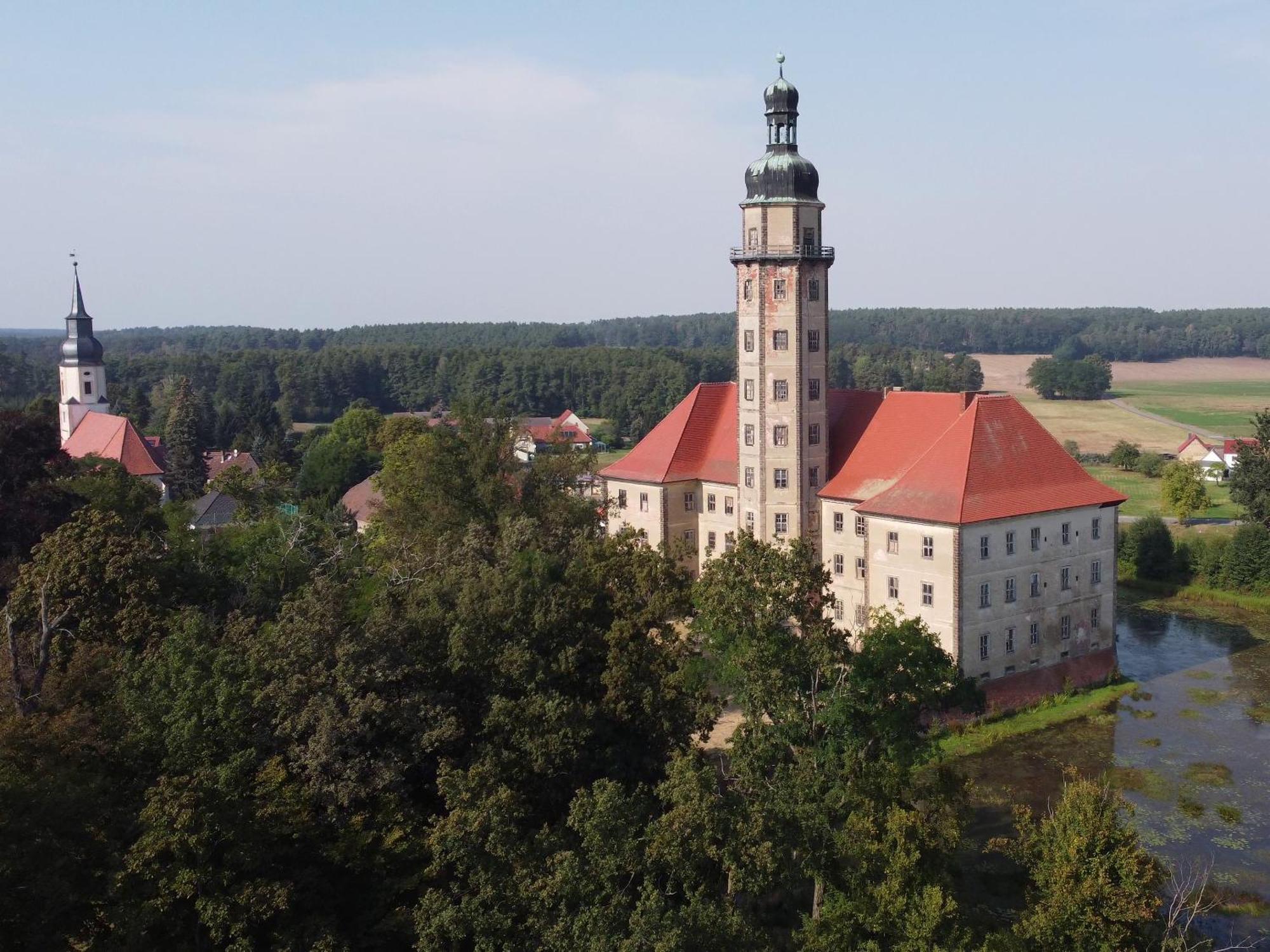 Resort "Schloss Reinharz" Bad Schmiedeberg Ngoại thất bức ảnh